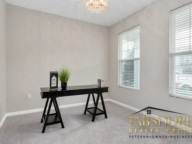 436 Stapleford Ln — Photo 6