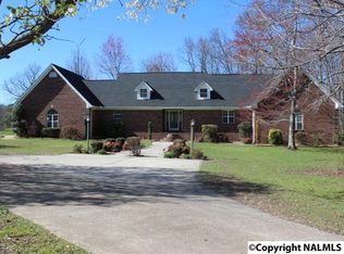 417 Massingill Dr, Rainsville, AL 35986