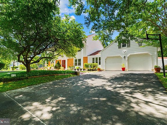 3rd image of 1 Cartwright Dr W