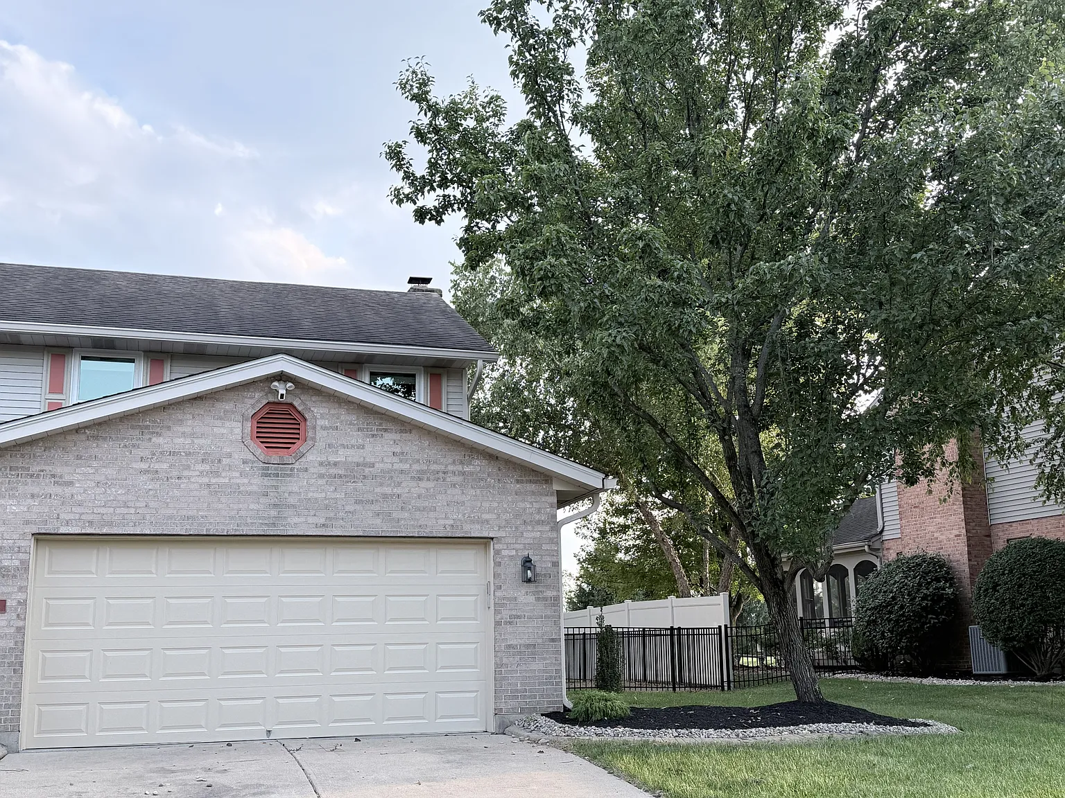 4 bed, 2.5 bath, 3180 sqft, $3,100 — Photo 3