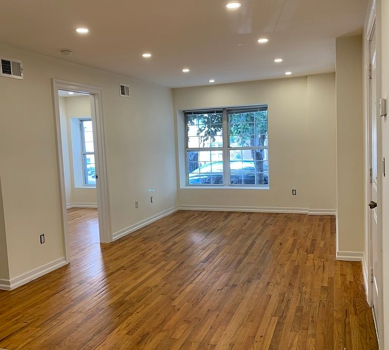 1st image of 1739 E 14th St #1