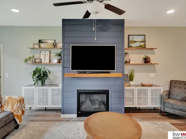 7237 Yankee Woods Dr, Lincoln, NE 68516