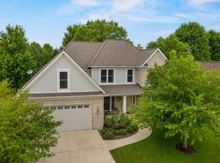 612 Hickory St, Sugar Grove, IL 60554