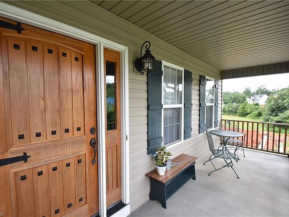 3rd image of 237 Sedge Meadow Dr