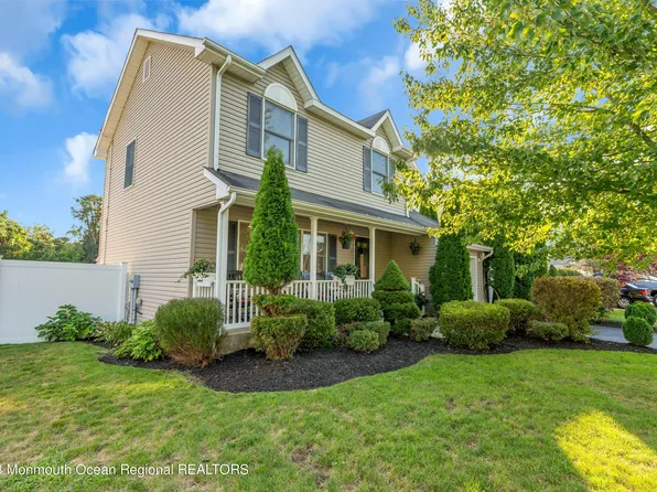3 Red Maple Court, Toms River, NJ 08757