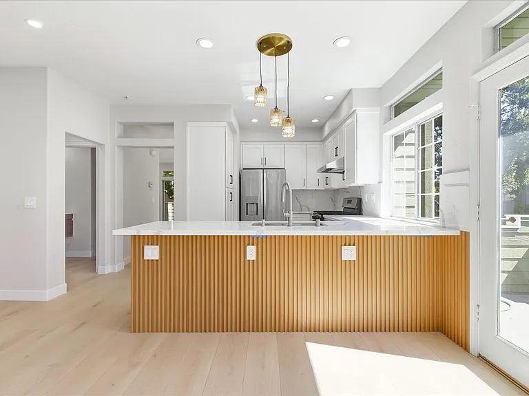 521 Porpoise Bay Ter #A — Photo 27