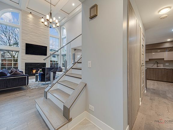 3rd image of 107 Stirling Ln #107