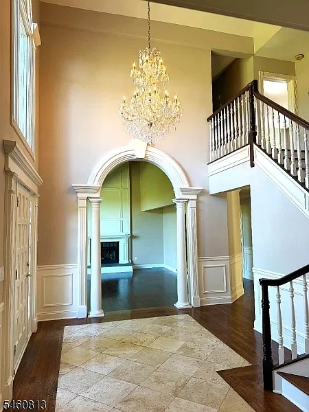 5 bed, 5.0 bath, $8,200 — Photo 2