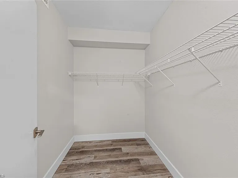8423 Bernwood Cove Loop #405 — Photo 11