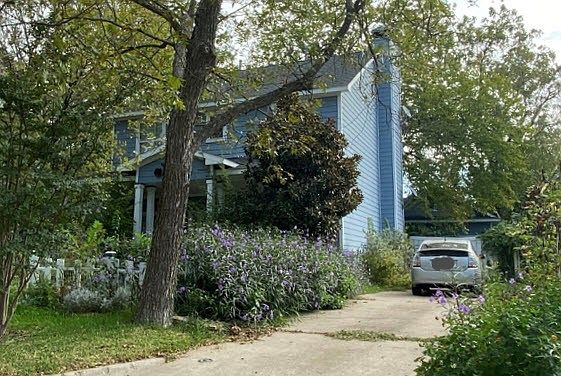 4th image of 503 Barnes St