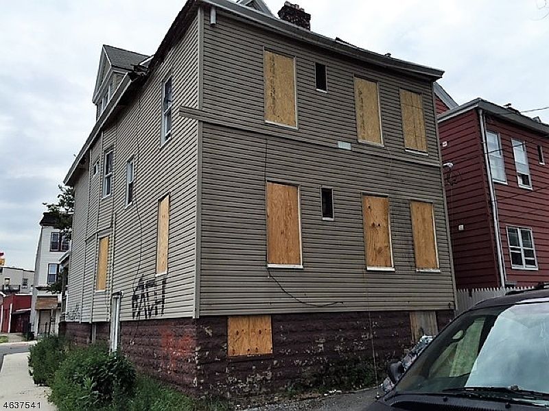 Building Photo 4