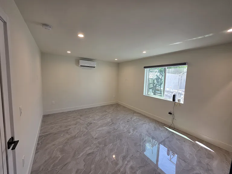 525 Stanford Rd — Photo 14