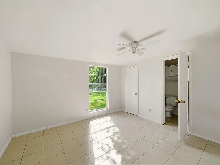 7410 Antoine Dr — Photo 7