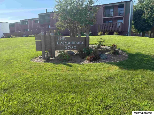 2700 N Shore Dr, Clear Lake, IA 50428