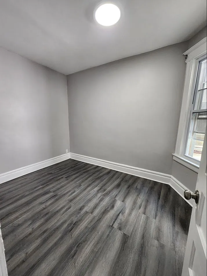 3 bed, 1250 sqft, $2,349 — Photo 3