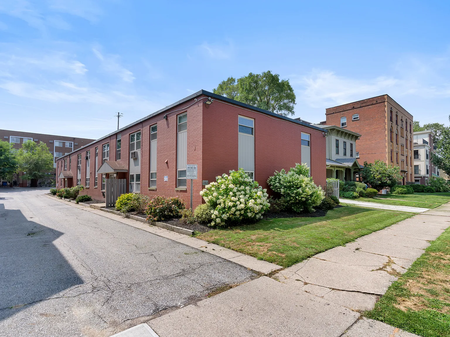 1 bed, 460 sqft, $999 — Photo 2