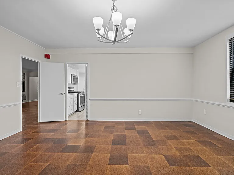 Broadview Apartments — Photo 27