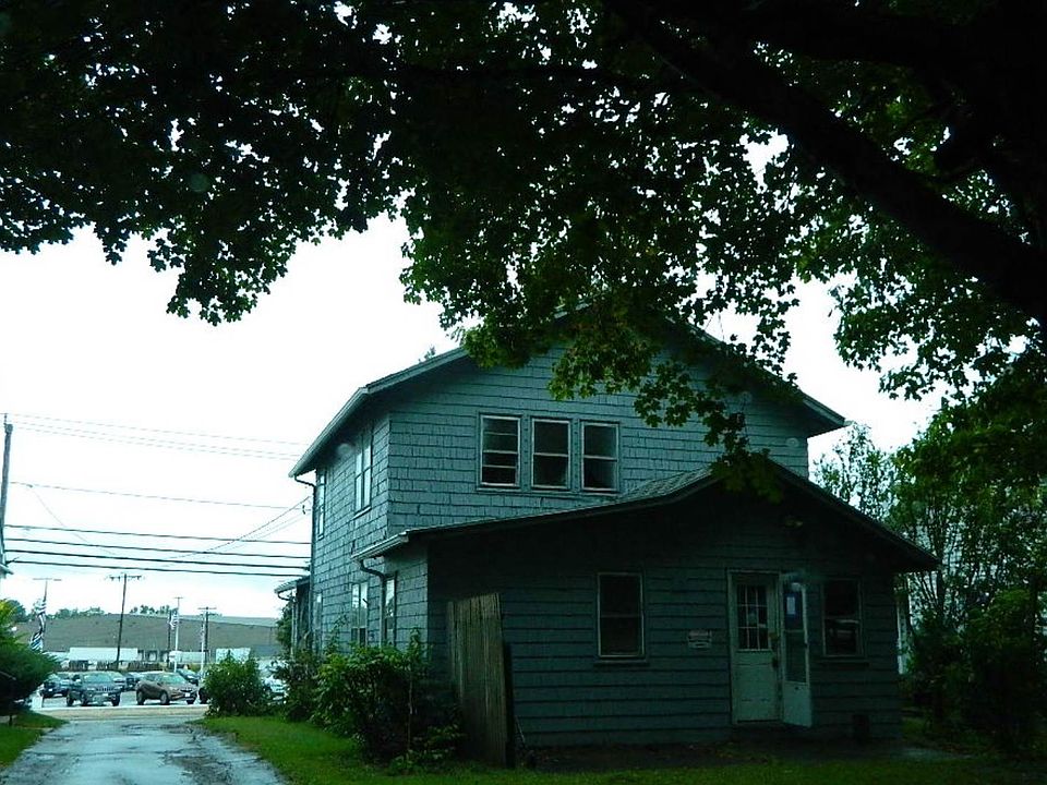 2nd image of 199 E Main St