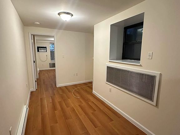 4th image of 226 W 25th St #Bfe