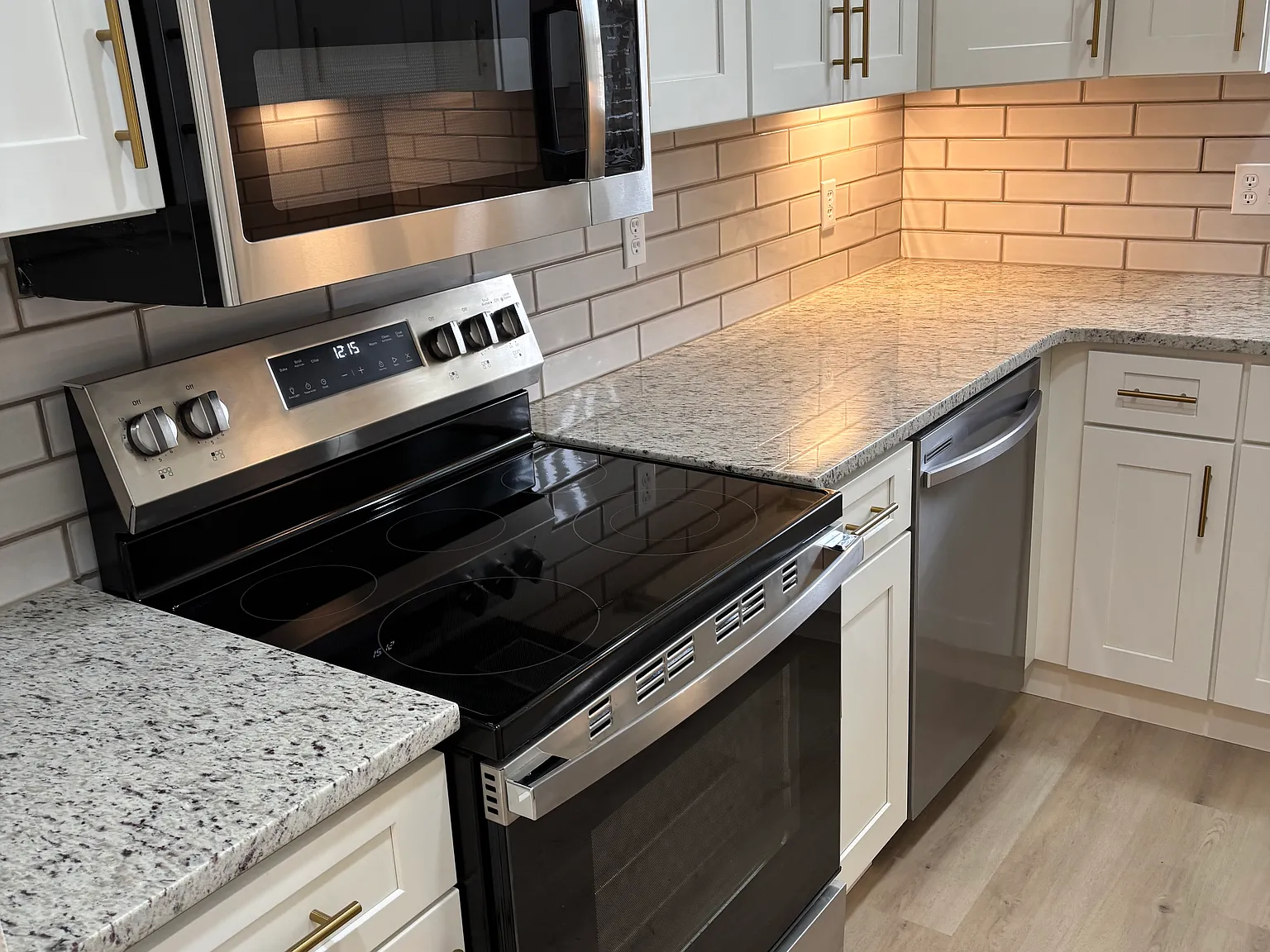 2 bed, 1122 sqft, $2,200 — Photo 2