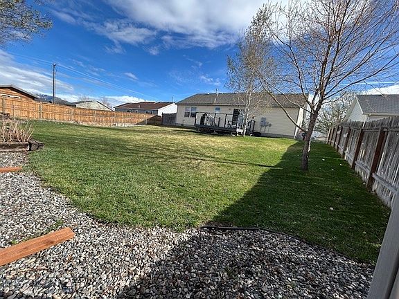 4th image of 903 Paisley Dr