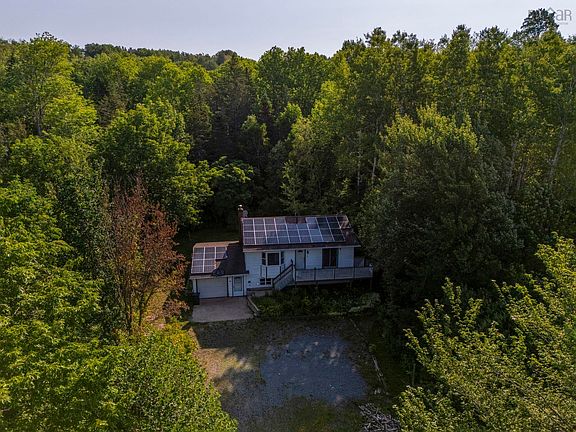 3rd image of 40 Mount Hanley Rd