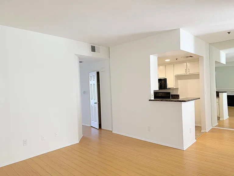 8715 Burton Way - Urban Feel Charming 2 bed 2 bath — Photo 57