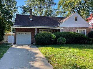 905 W White St, Champaign, IL 61821