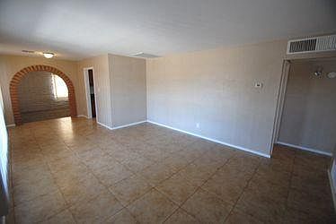 1st image of 405 N 47th Pl