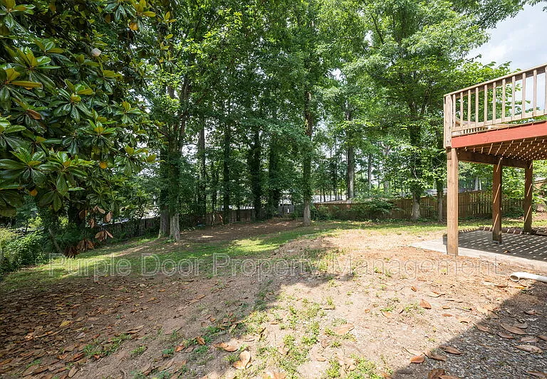2369 Brenda Dr SE — Photo 32