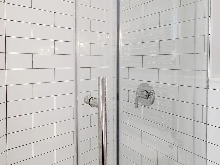 8 R St NW #4 — Photo 9