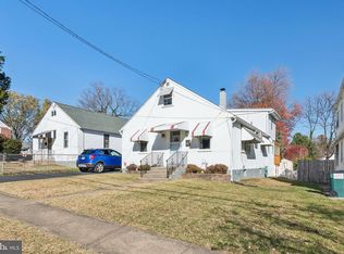 25 Chestnut Pkwy, Wallingford, PA 19086