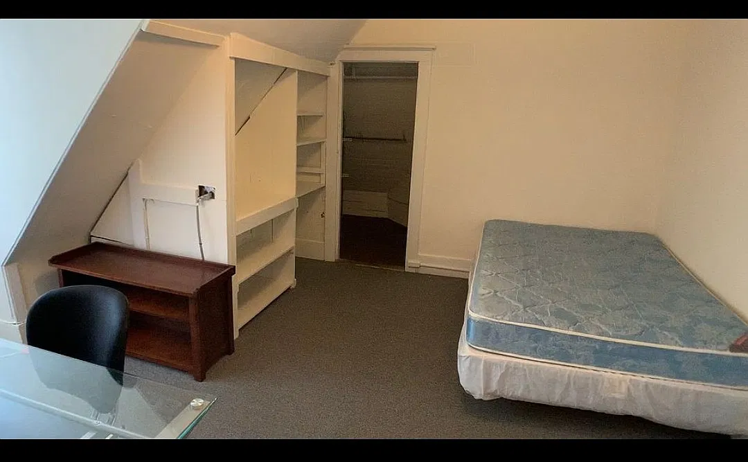 105 Dewitt Pl — Photo 2