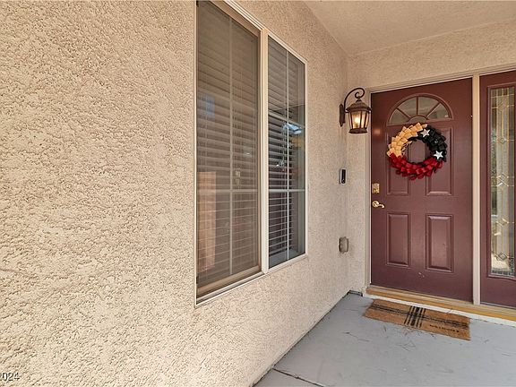 4th image of 10975 Royal Highlands St