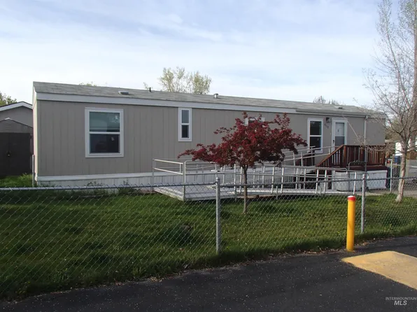 4117 Bear Valley Dr, Nampa, ID 83687