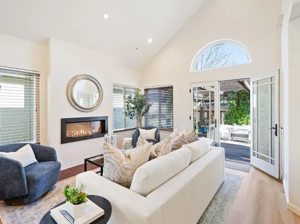 4 Valley West Circle, Napa, CA 94558