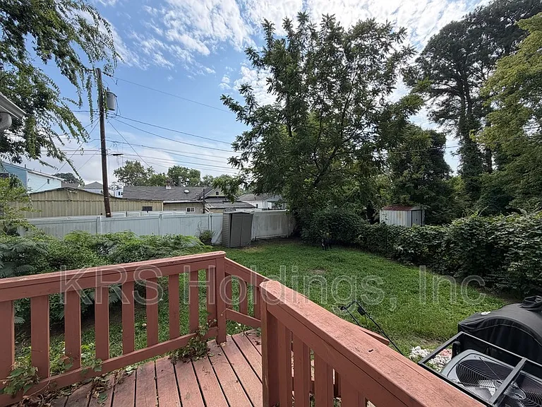 60 Sycamore Ave — Photo 10