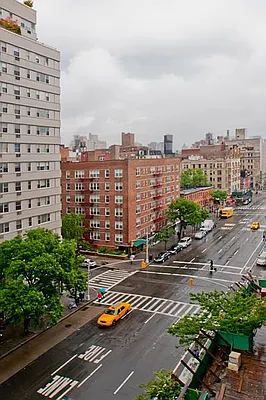 Sold by R New York | media 7