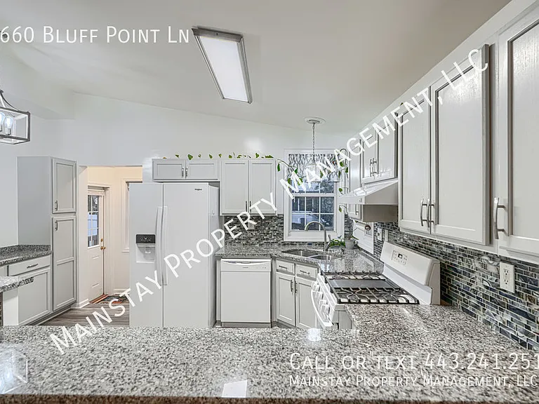 7660 Bluff Point Ln — Photo 6