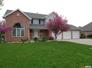 27 Saint Marks Cir, Morton, IL