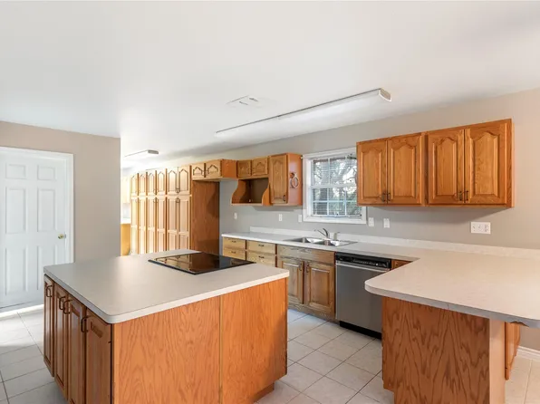 1050 Oak Grove Rd, Leander, TX 78641