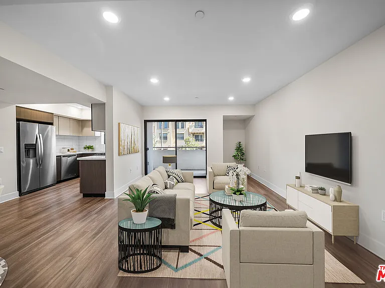 5030 Rosewood Ave #504 — Photo 9