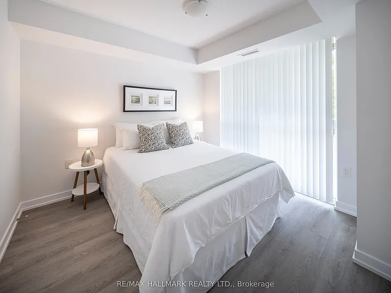 132 Berkeley St #205 — Photo 6