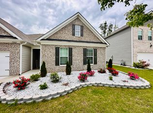 7442 Jennadee Dr, Fairburn, GA 30213