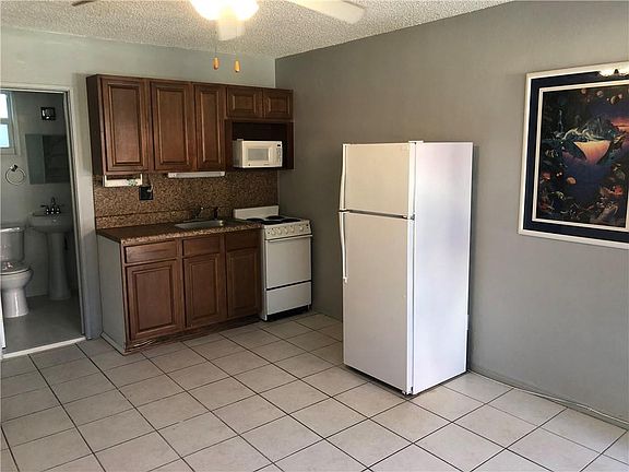 2nd image of 335 E Connecticut Street #106