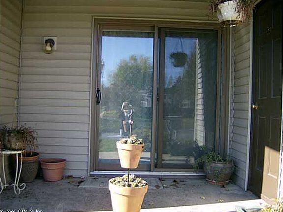 2nd image of 403 Twin Circle Dr