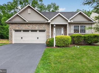 187 Waypoint Dr, Lancaster, PA 17603