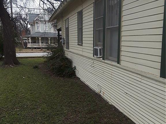 3rd image of 806 N Dixon St