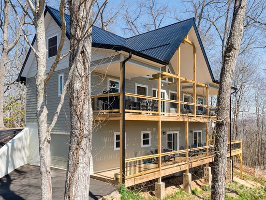 65 Thumper Trl, Waynesville, NC 28785