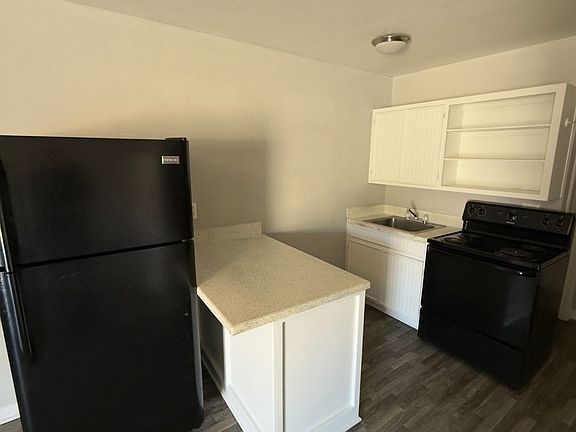 3rd image of 106 N Lacy Dr #L